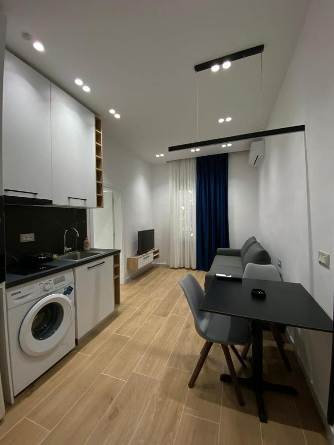 Apartament In Blloku In Front Of Taiwan تيرانا المظهر الخارجي الصورة