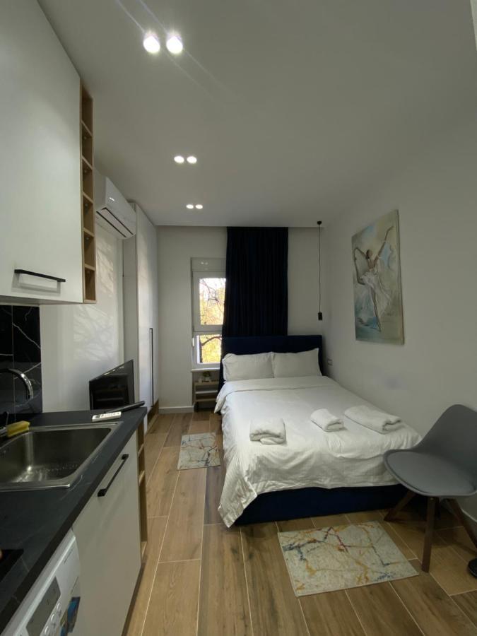 Apartament In Blloku In Front Of Taiwan تيرانا المظهر الخارجي الصورة
