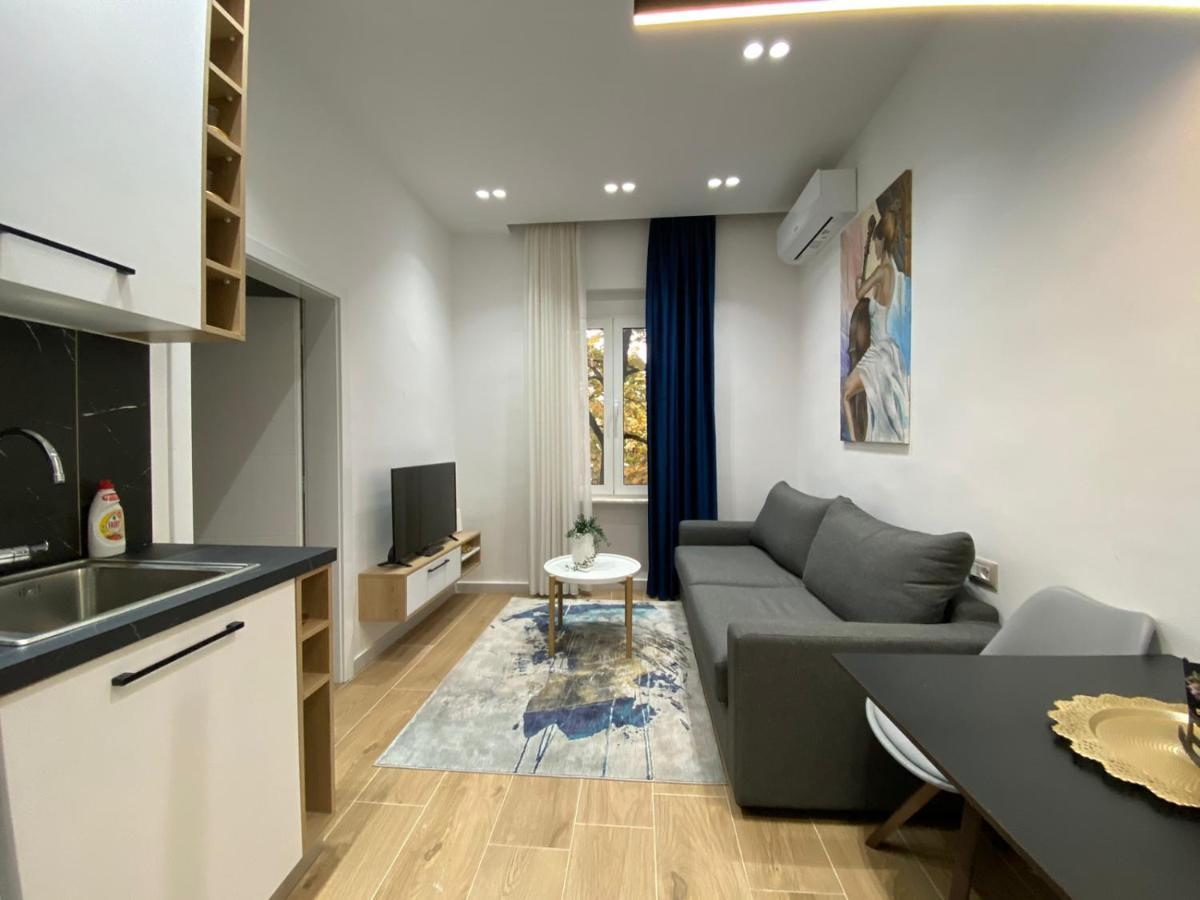 Apartament In Blloku In Front Of Taiwan تيرانا المظهر الخارجي الصورة