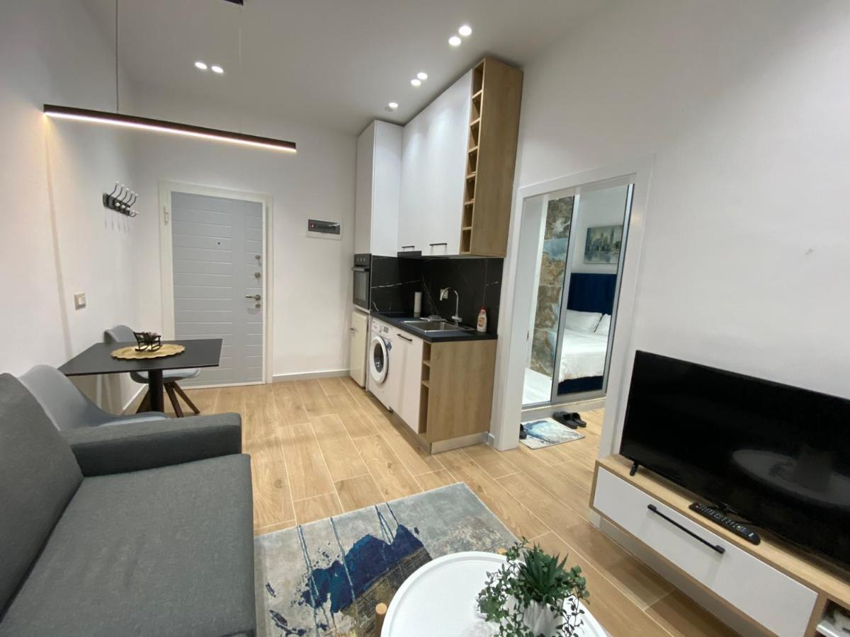 Apartament In Blloku In Front Of Taiwan تيرانا المظهر الخارجي الصورة