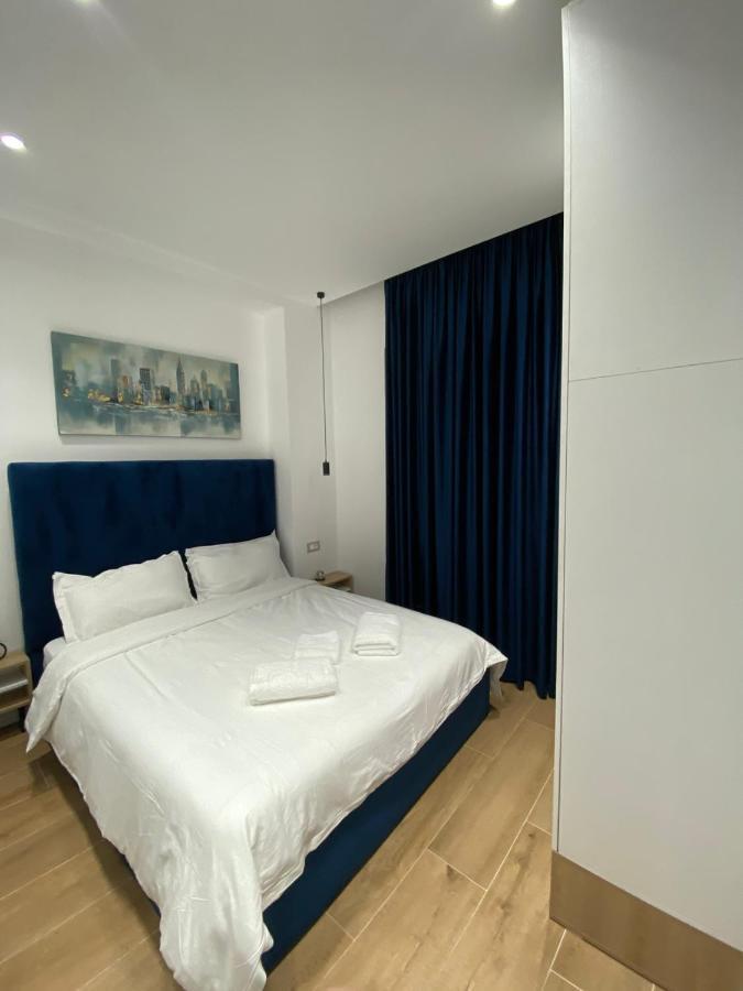 Apartament In Blloku In Front Of Taiwan تيرانا المظهر الخارجي الصورة