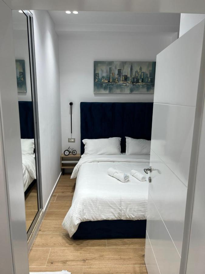 Apartament In Blloku In Front Of Taiwan تيرانا المظهر الخارجي الصورة