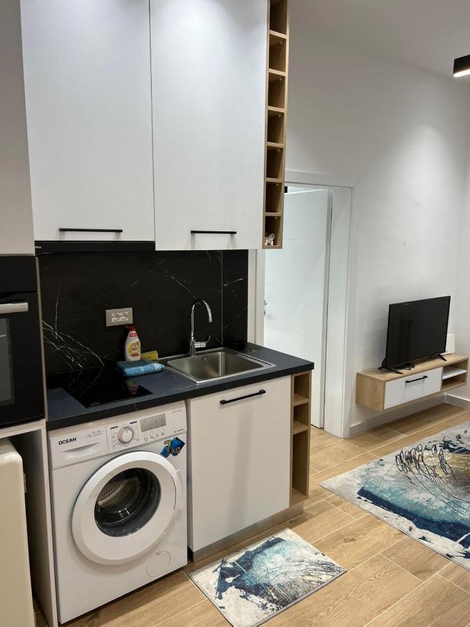 Apartament In Blloku In Front Of Taiwan تيرانا المظهر الخارجي الصورة