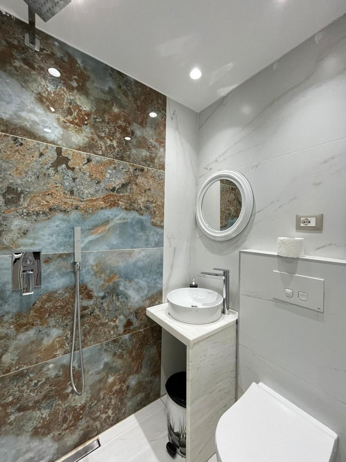 Apartament In Blloku In Front Of Taiwan تيرانا المظهر الخارجي الصورة