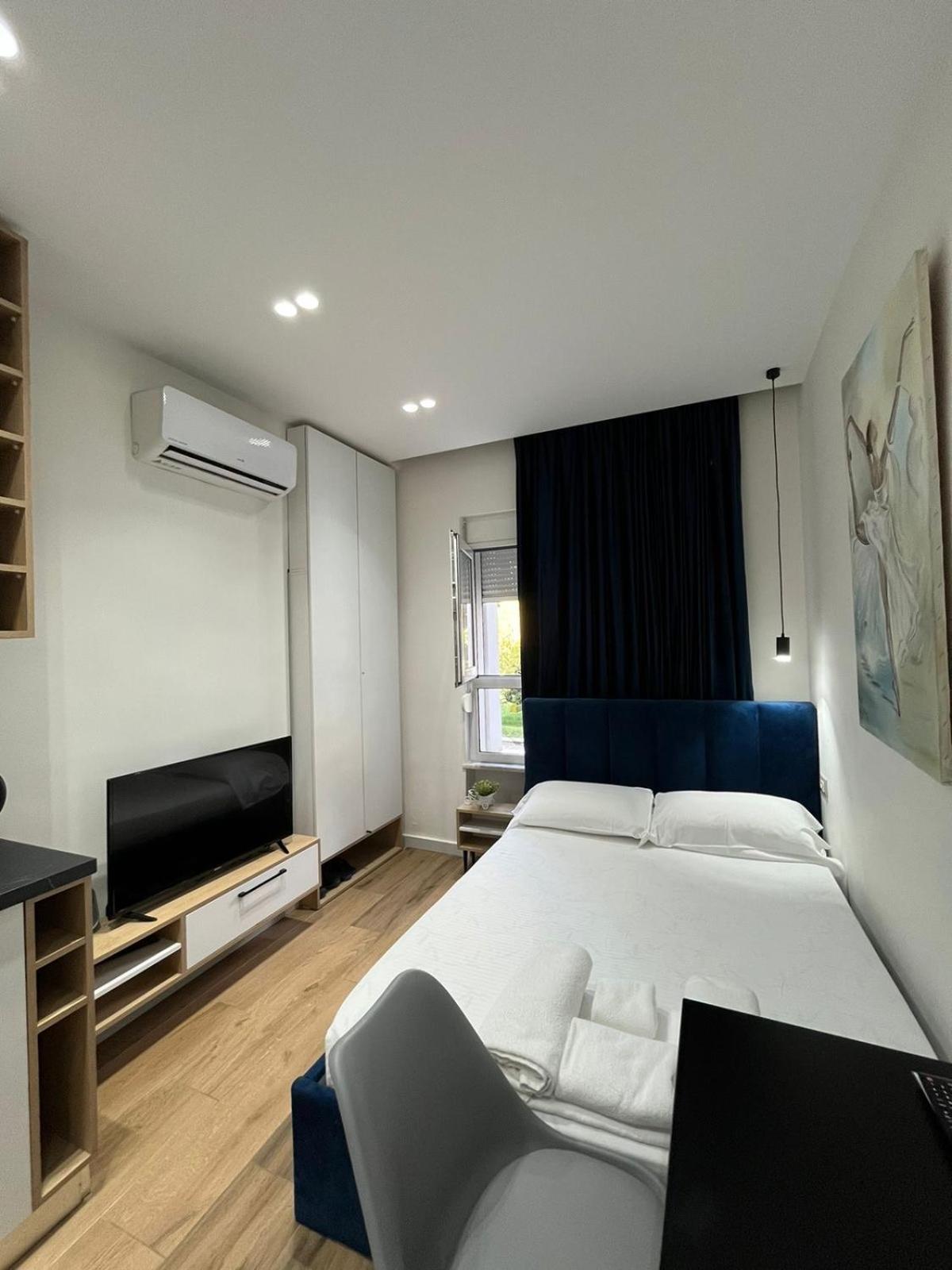 Apartament In Blloku In Front Of Taiwan تيرانا المظهر الخارجي الصورة