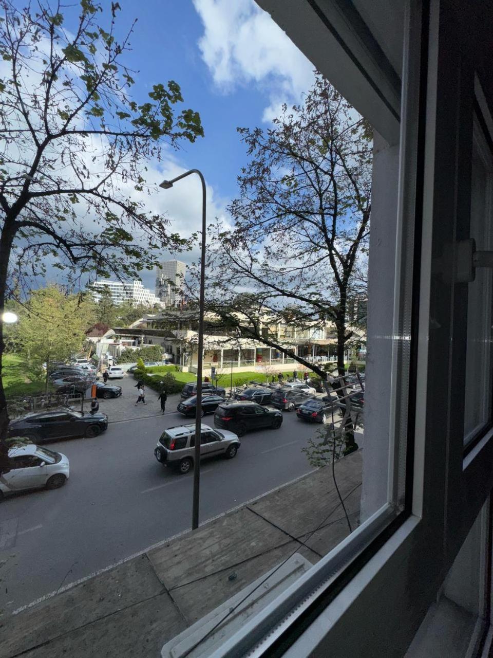 Apartament In Blloku In Front Of Taiwan تيرانا المظهر الخارجي الصورة