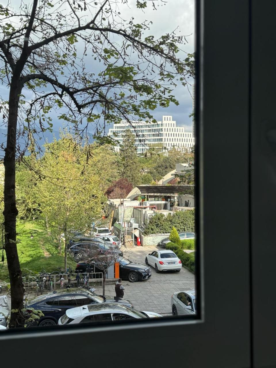 Apartament In Blloku In Front Of Taiwan تيرانا المظهر الخارجي الصورة