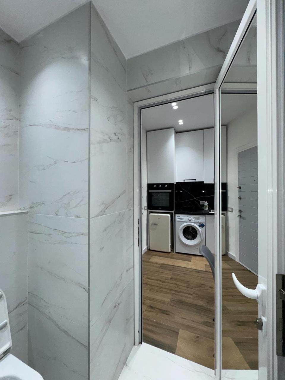 Apartament In Blloku In Front Of Taiwan تيرانا المظهر الخارجي الصورة